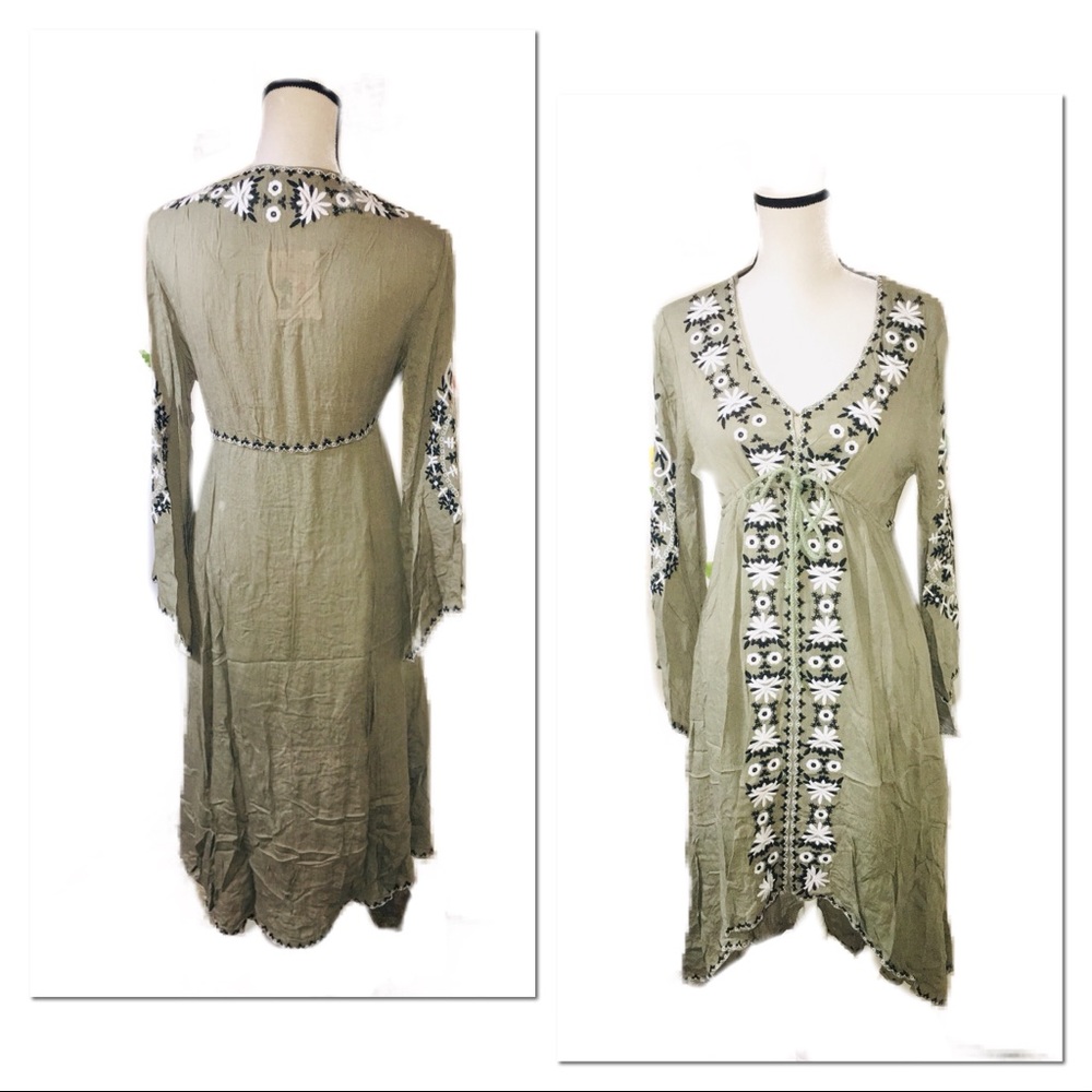 •HOST PICK•SOLD OUT•Boho Floral Embroidered Dress• - Picture 4 of 8